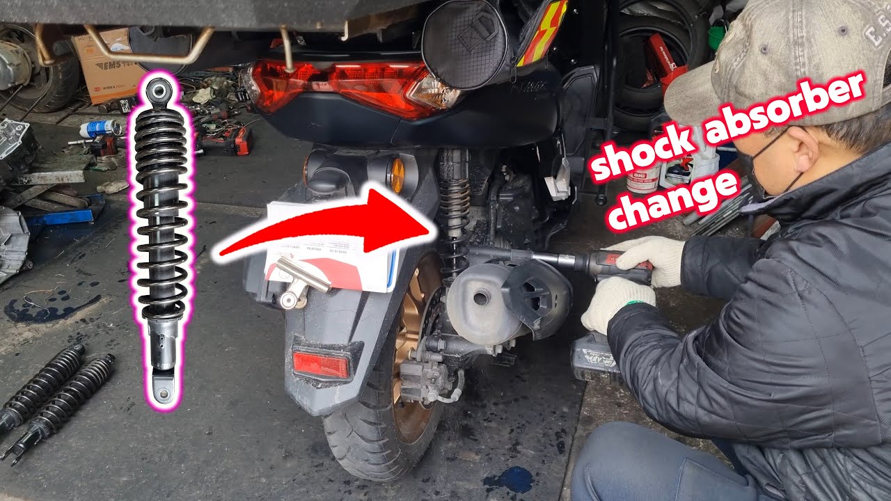 Замена амортизатора мотоцикла Yamaha NMAX 155