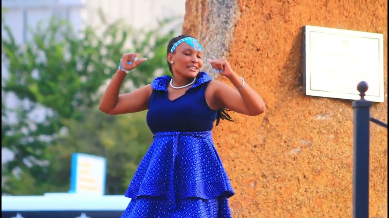 mashi ke tswa thobeng..Leshdee Leshdee ft Thapelo wa Mojuta &Okambamba Herero Gospel Choir