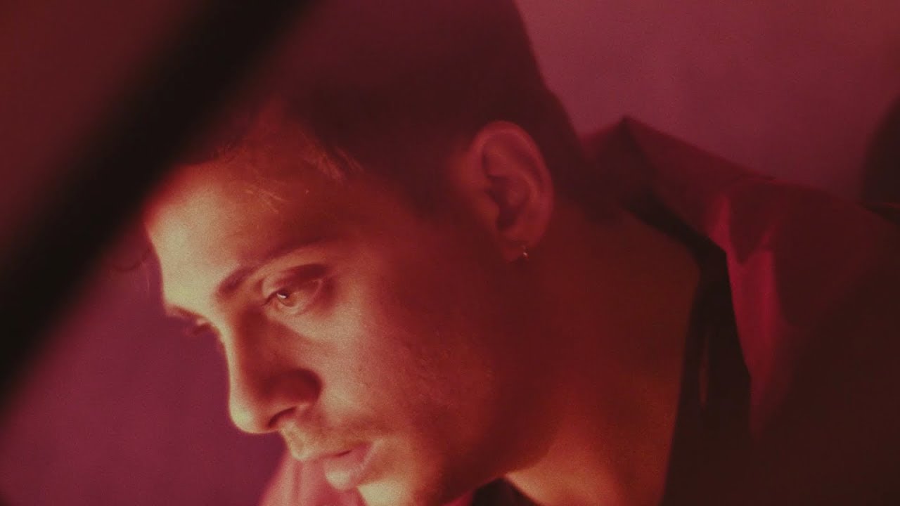 Alessandro Casillo - Ancora Qui (Official Video)