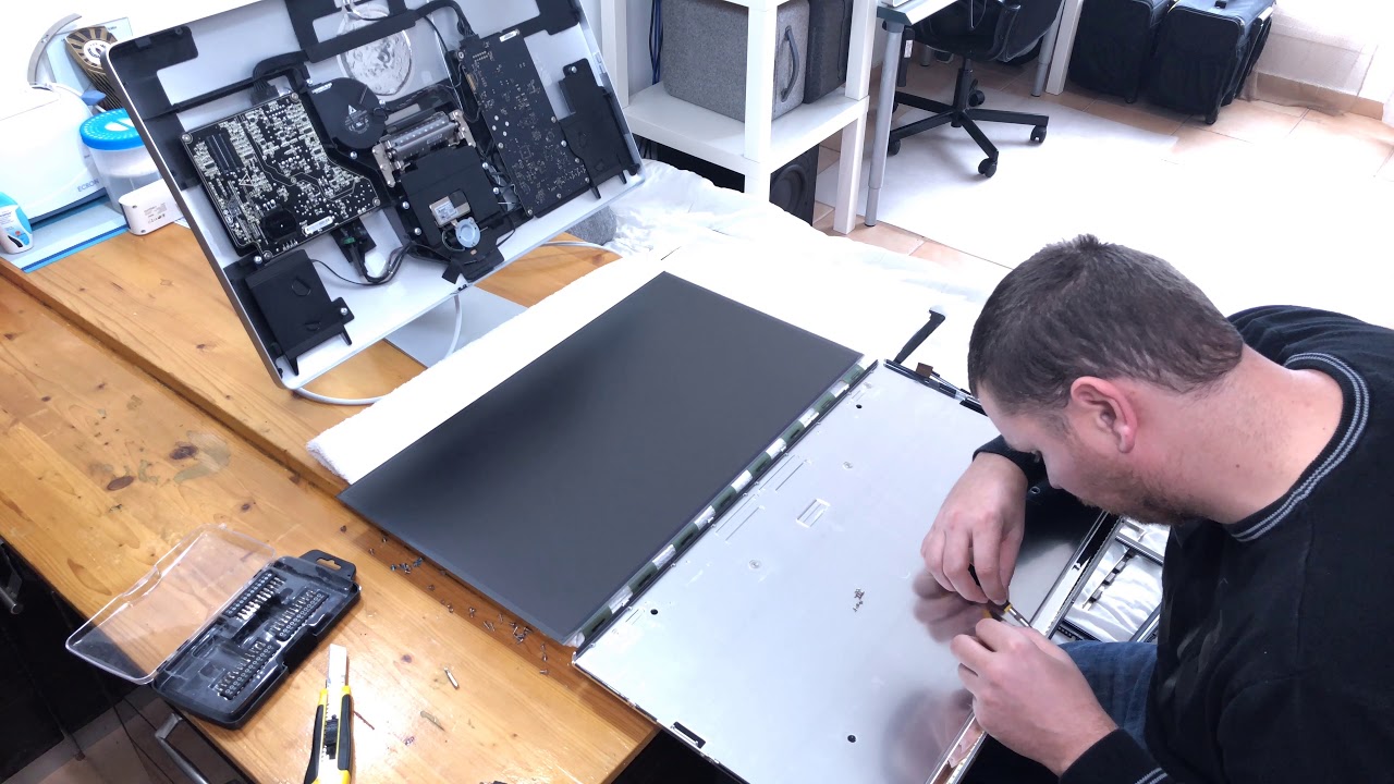 Replace faulty LED's in Apple Thunderbolt Display. LM27WQ1
