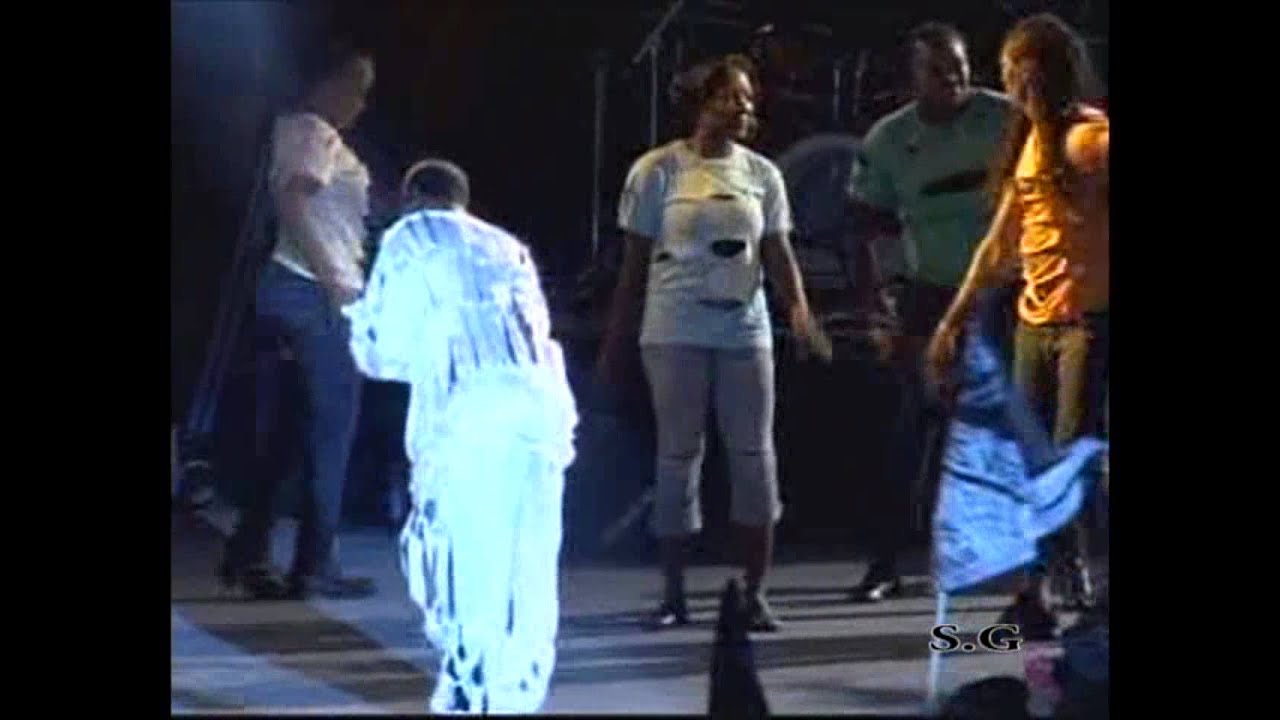 Elimus Gilbert Inspector Performing Razar Blade at Grenada's Groovy Soca Monarch 2015.