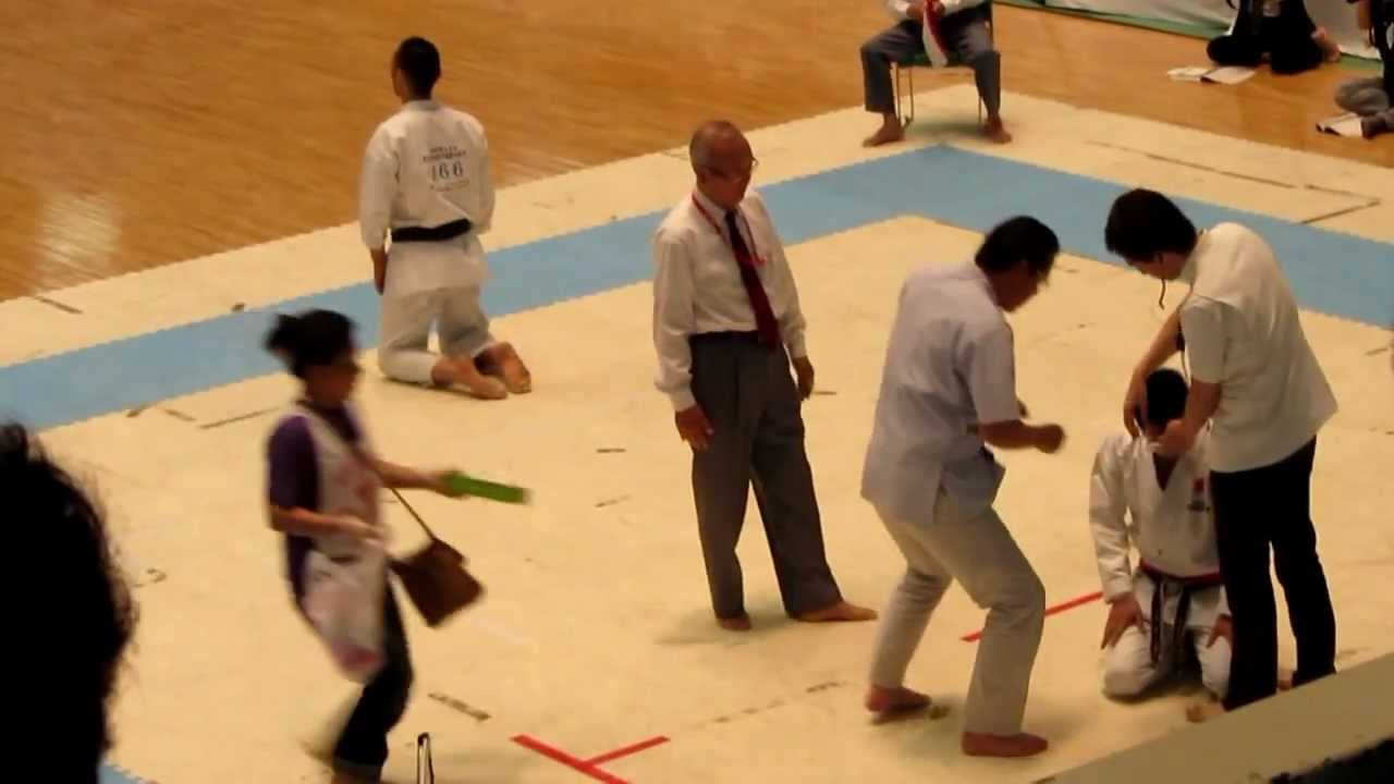 JKA kumite Inokoshi vs Shimizu 第55回協会全国　猪越選手 対 志水選手 part 1
