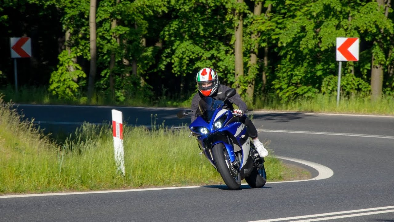Niedzielna kompilacja kilku przejazdów Modliszów 📷 Suzuki GSX-R Honda CBR Fireblade Yamaha R1