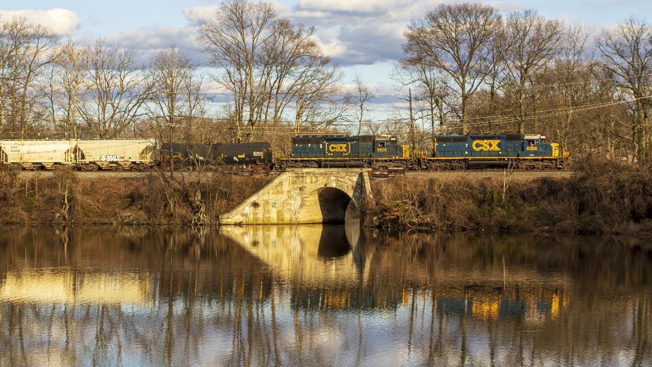 FAST NJT Trains and an SD40-2 Duo