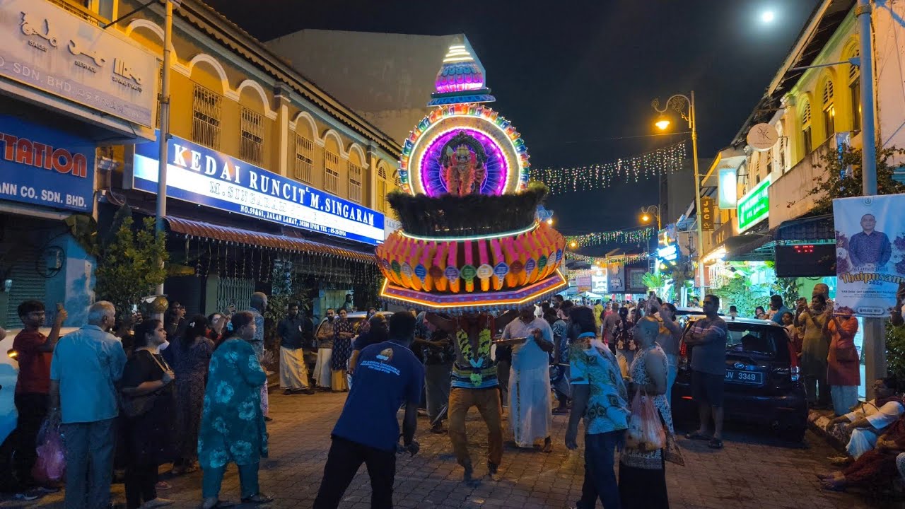 Thaipusam Ipoh 2026 | Mayil Kavadi with Rainbow Tassels and Murugan Idol | Night Procession | 1 Feb