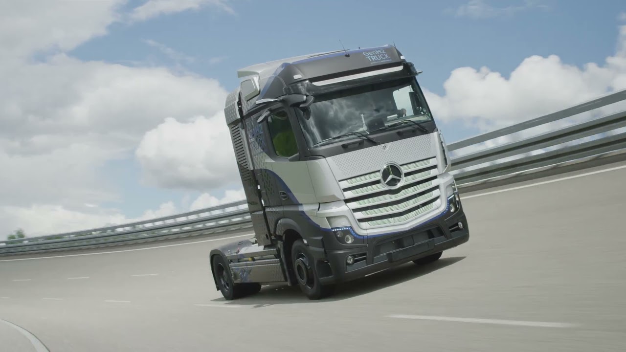 Mercedes-Benz hydrogen fuel-cell GenH2 Truck