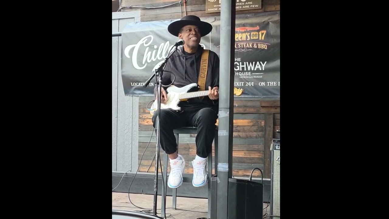 Carvin Jones @ Chilleen's on 17
