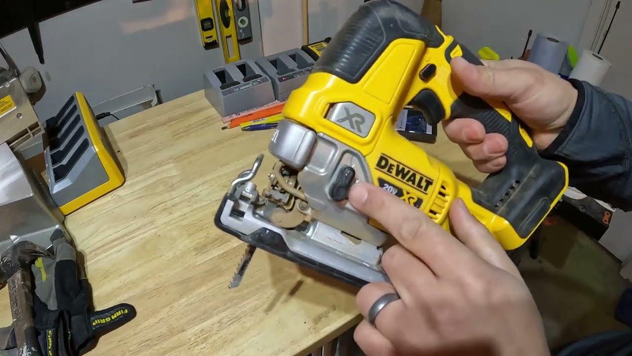 Замена и характеристики пильного полотна для лобзика Dewalt DCS334