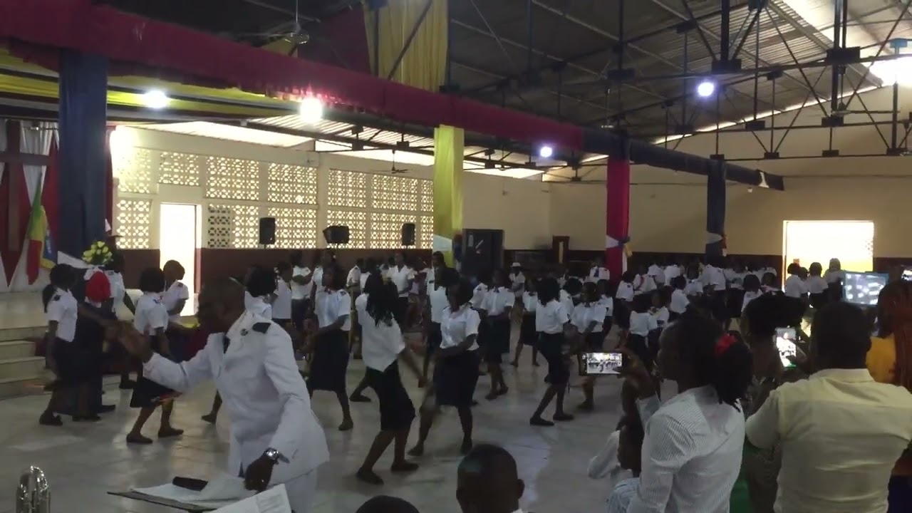 Vive l’armée du salut dans le territoire du Congo Brazzaville concert du groupe tambourinaire junior