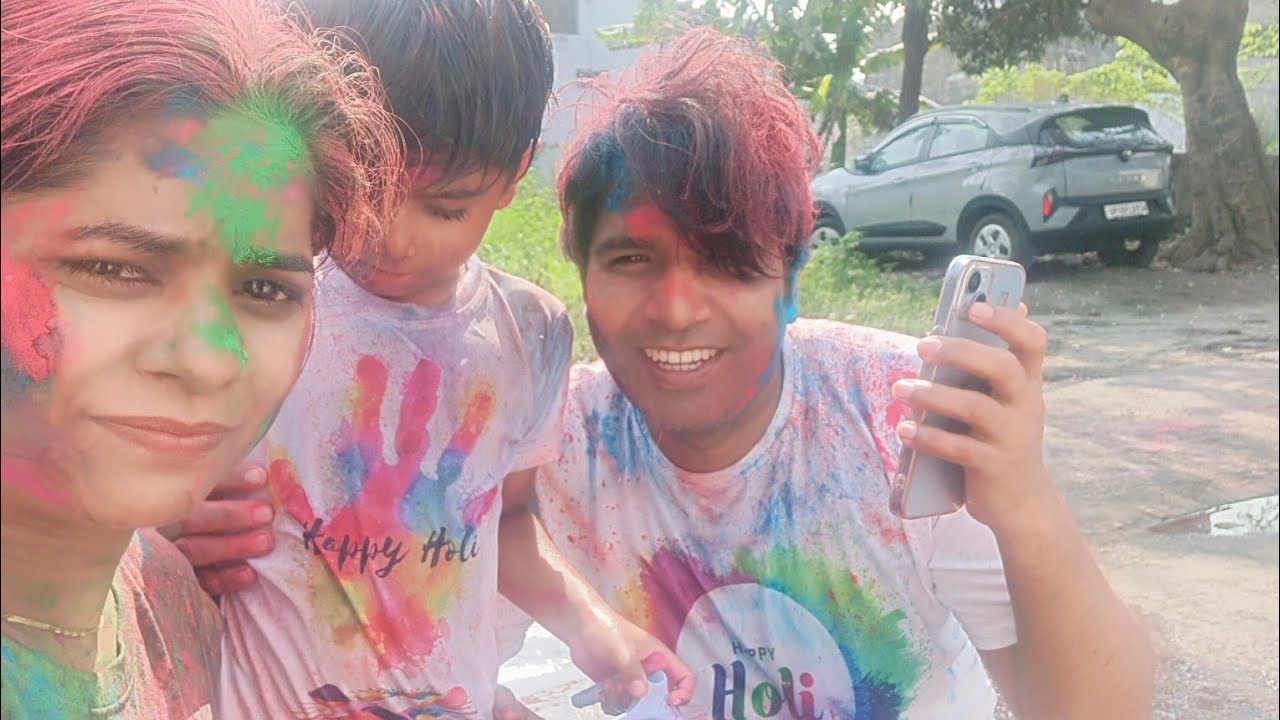 Salo baad family k sath holi masti #trending #holi #masti 