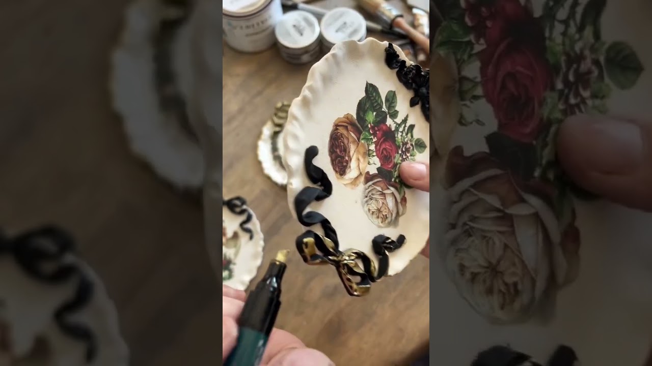 DIY Holiday Wall Decor Using Moulds & Transfers By Redesign | Elegant Christmas Craft Idea!
