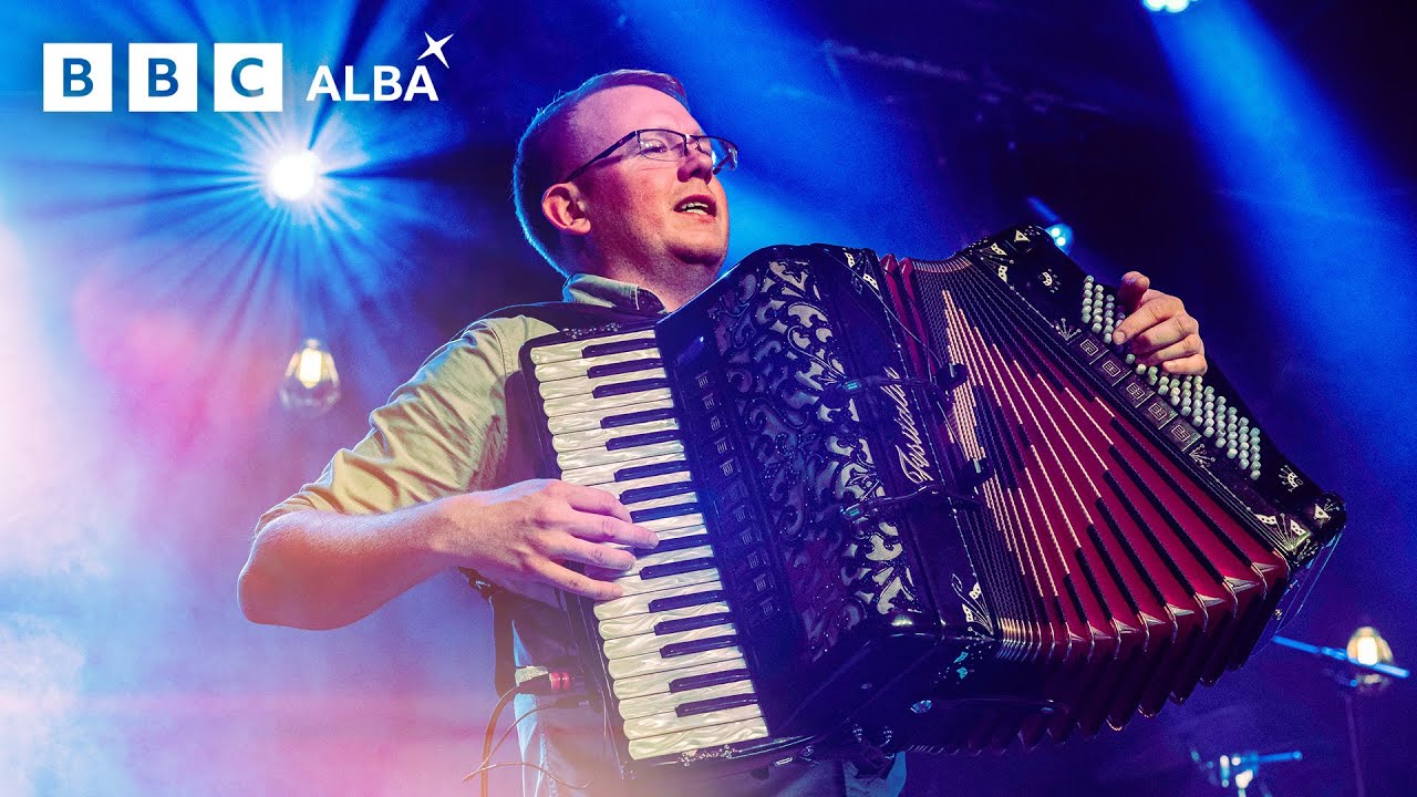 'Island Boy' - Trail West aig Barrowland | BBC ALBA