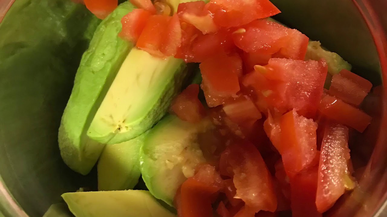 MAKING GUACAMOLE TO THE AVOCADO SONG