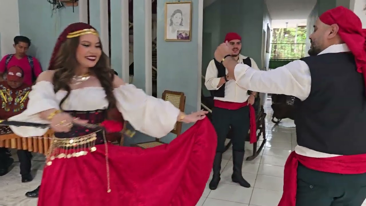 Pieza: Casita Sola. Dama: María Consuelo Bustos Pilarte. Varón: Carlos H. Murillo Luna.