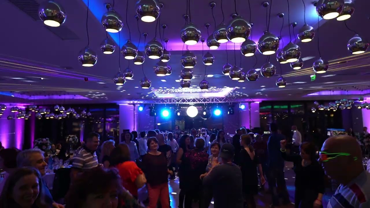 Remember Disco Nights - BIG BALLROOM - Party VIBES Are INSANE Here!