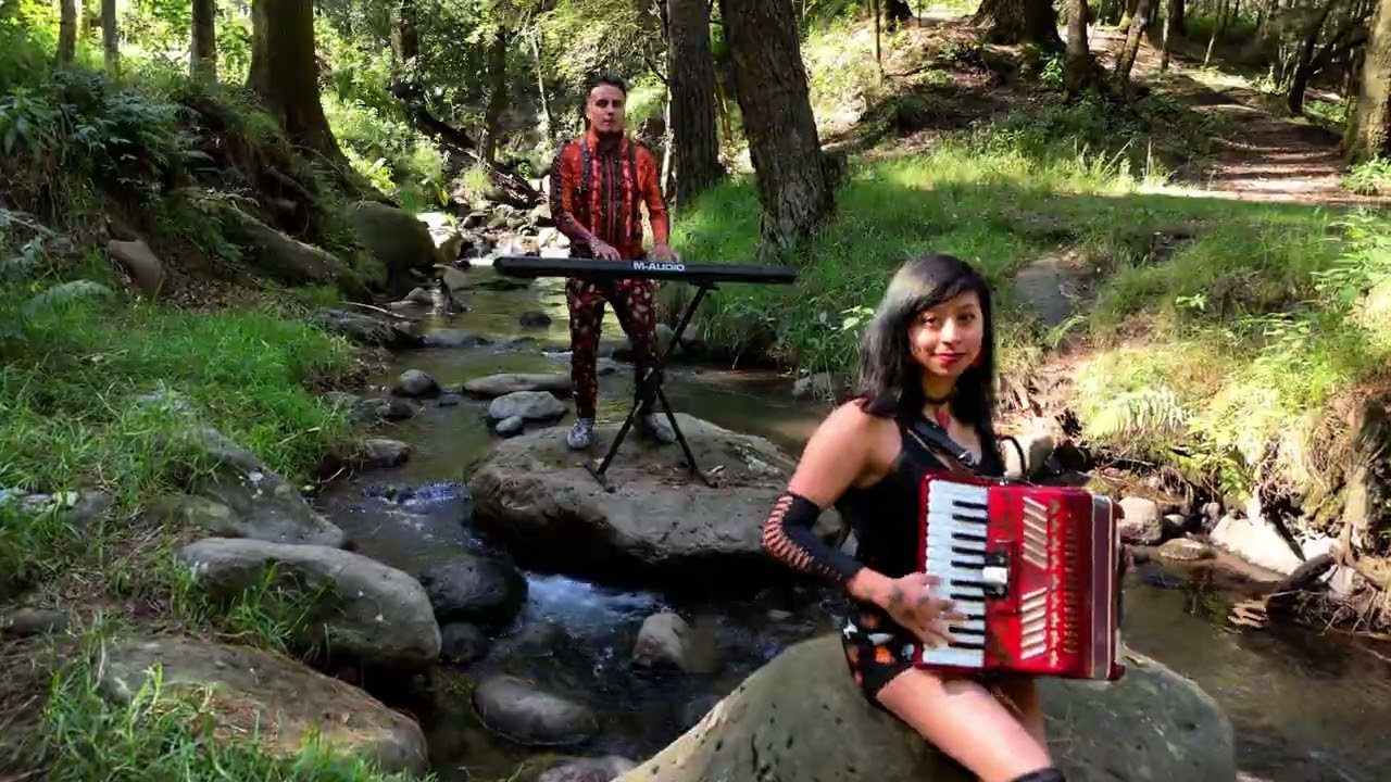 Éxitos Vol.1 - Los Extraños (Video Oficial)
