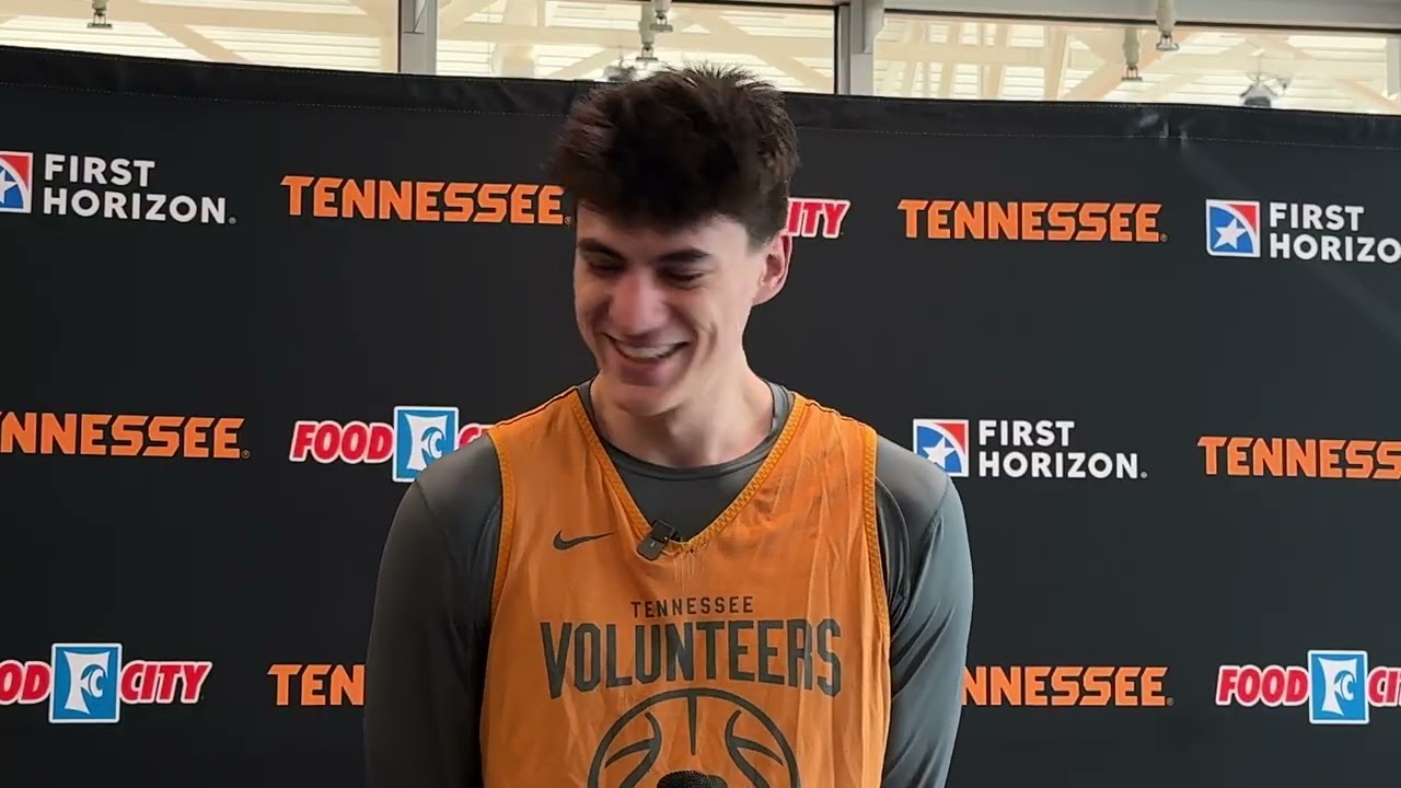Форвард «Теннесси» Джей Пи Эстрелла рассказал о пути «Волс» в #MarchMadness