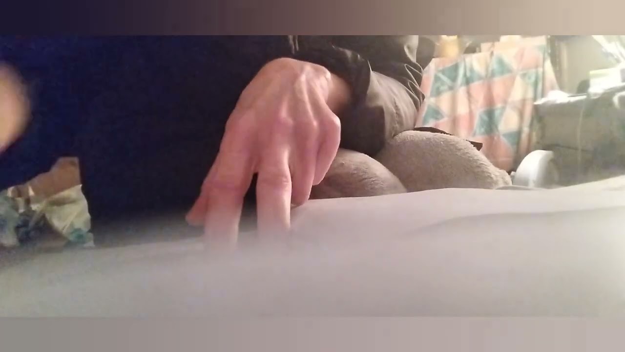 Sonidos relajantes dibujando sobre tabla de madera a lápiz ✏️ #suenoreparador 