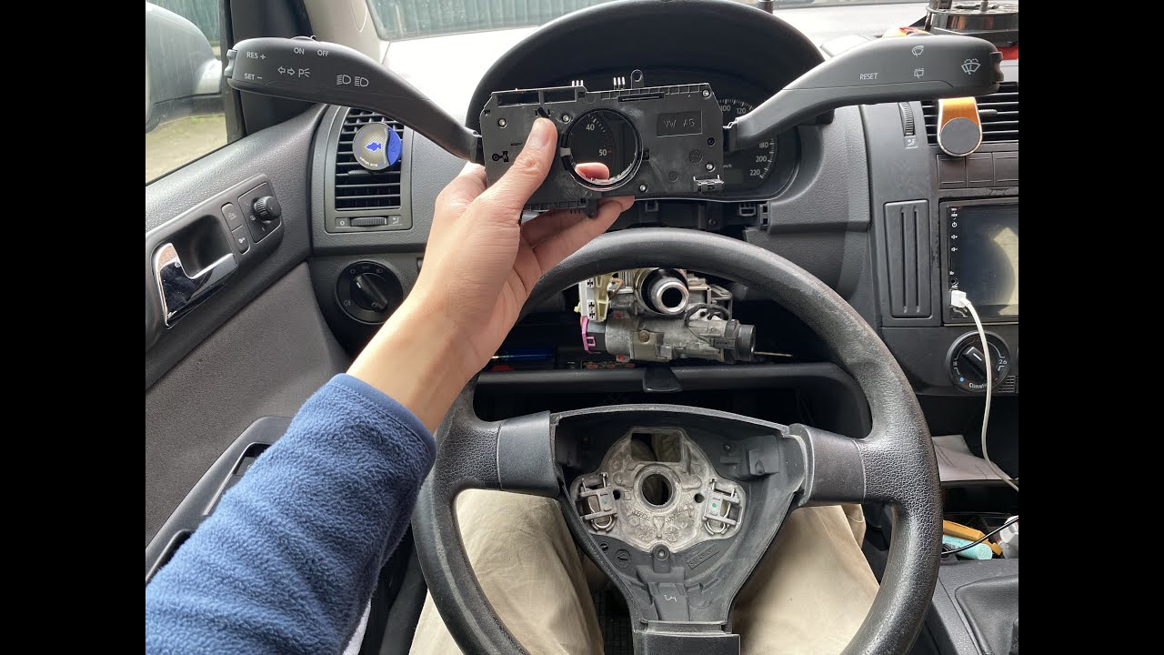 Problème régulateur de vitesse, enlever le volant et comodo de clignotant Volkswagen polo 4