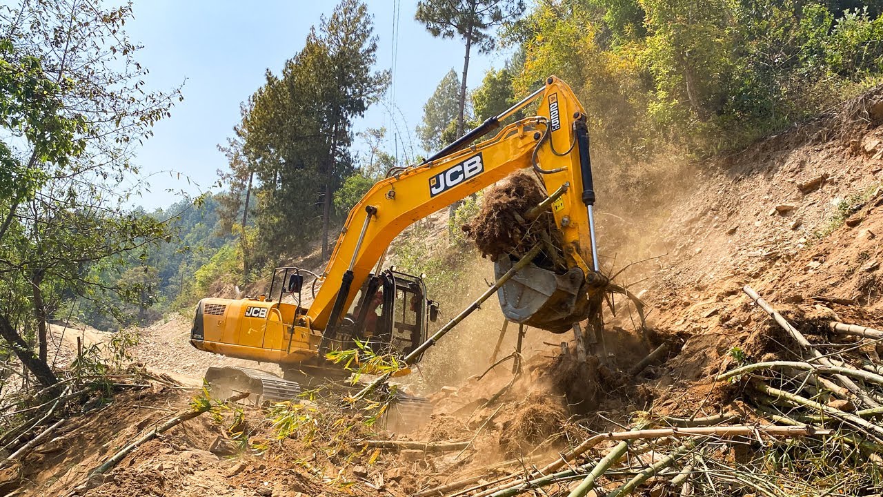 Can You BELIEVE the Dangers of Building a Mountain Road?