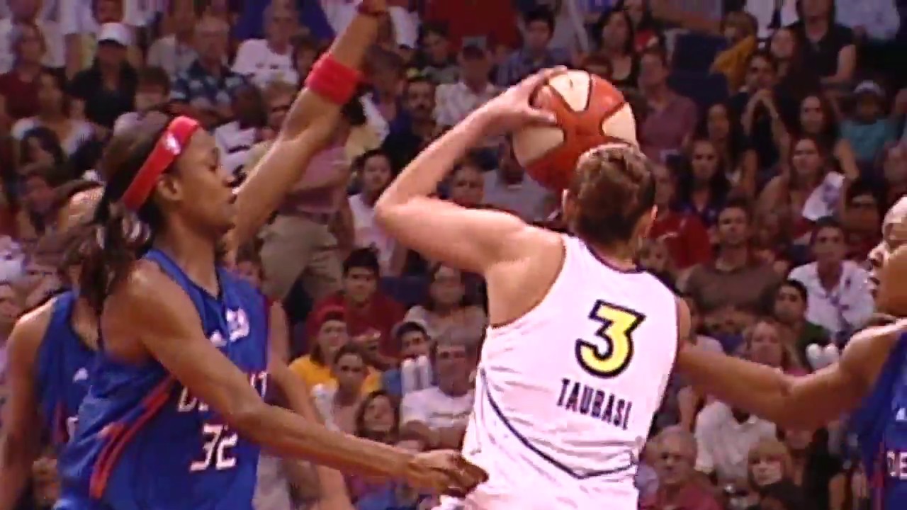 Diana Taurasi's Top 10 WNBA Career Plays!