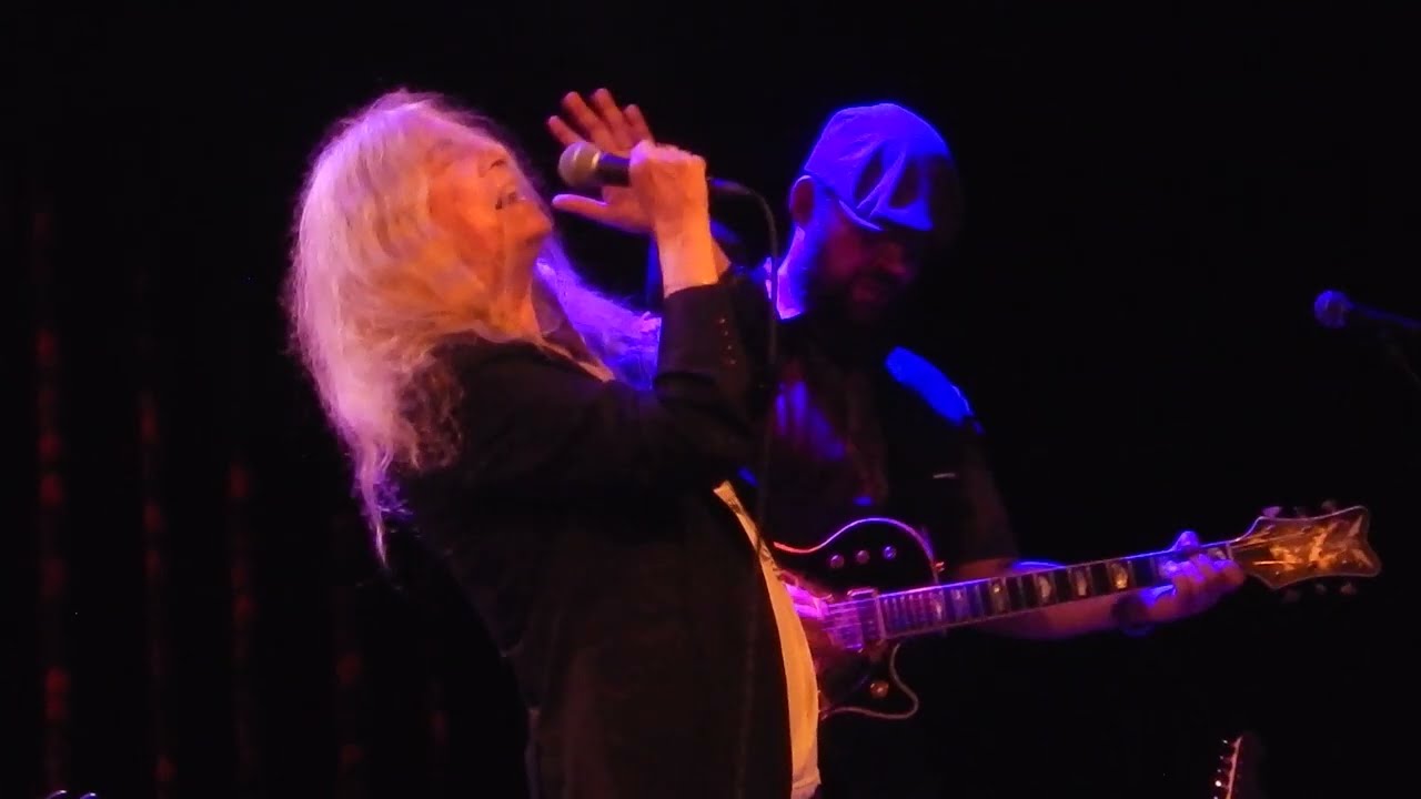 Patti Smith - PISSING IN A RIVER  live@Paradiso 3-6-2022