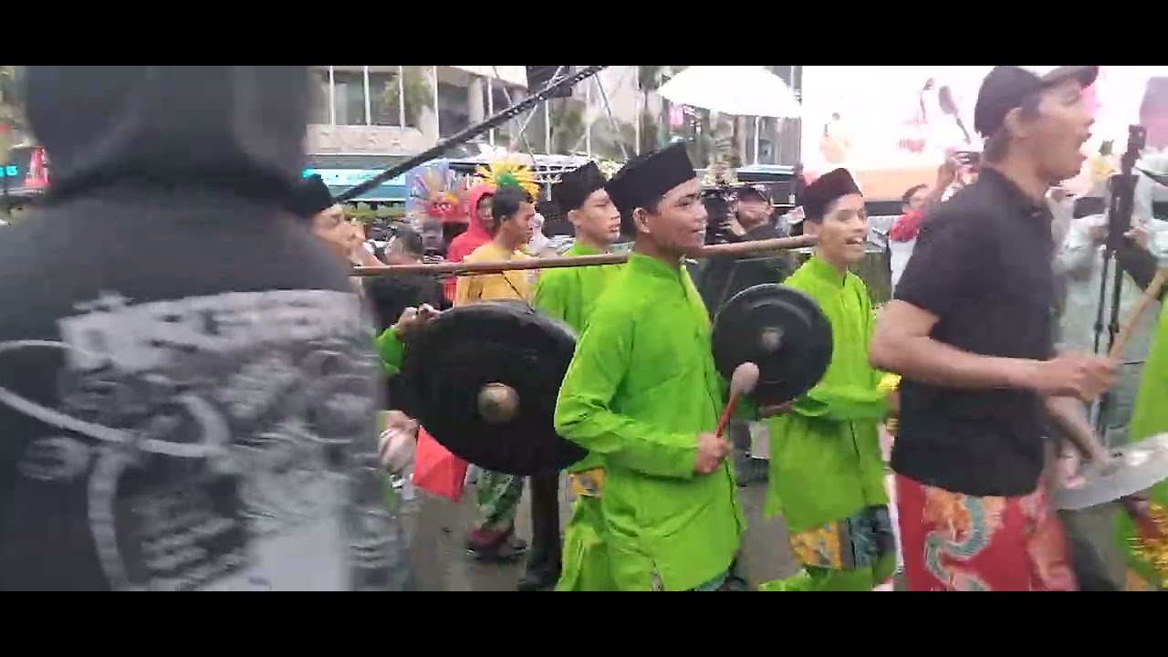 Atraksi Silat dan Ondel Ondel Betawi ( HI ) 