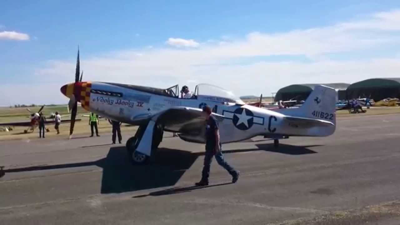 P51 Mustang A&eacute;rodrome PLIVOT 2015