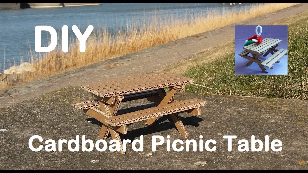 How to make a (mini) Cardboard Picnic table -