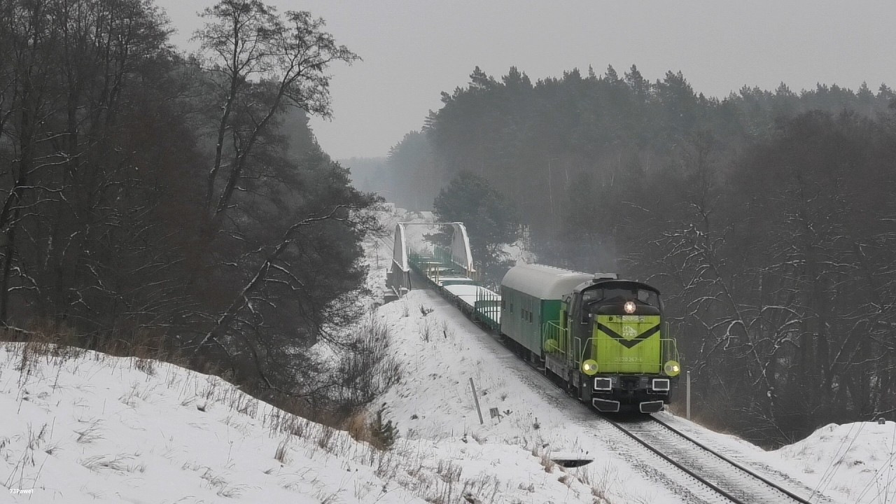 W samym sercu Borów Tucholskich, most na rzece Ruda. SM42-2122 PPMT
