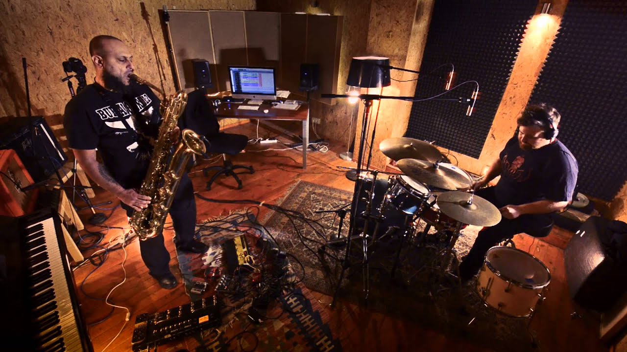 Bee Sessions // Mombu Teaser