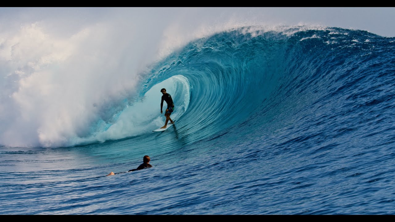 Yago Dora, Jack Robinson & Joao Chianca | Surfing Cloudbreak, Fiji