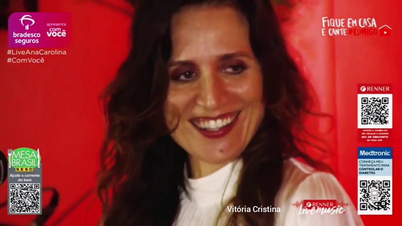 Ana Carolina e Chiara Civello - o pequenez e o pitbull, pandeirada e cabide