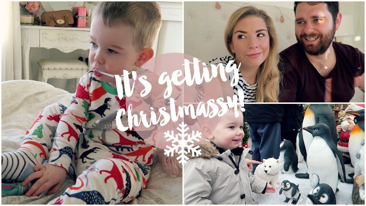It's Getting Christmassy! | VLOG