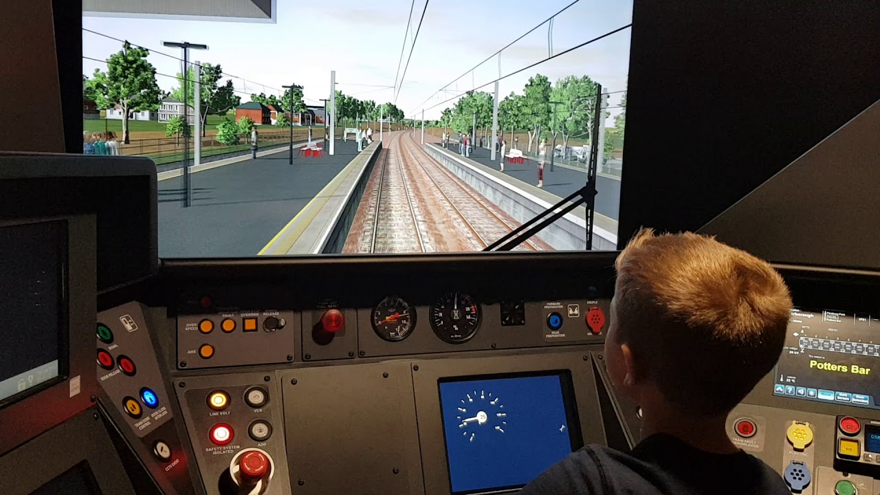 Lner  AZUMA CLASS 800/801 train driver railway test cab simulator,my youngest doing a great stop