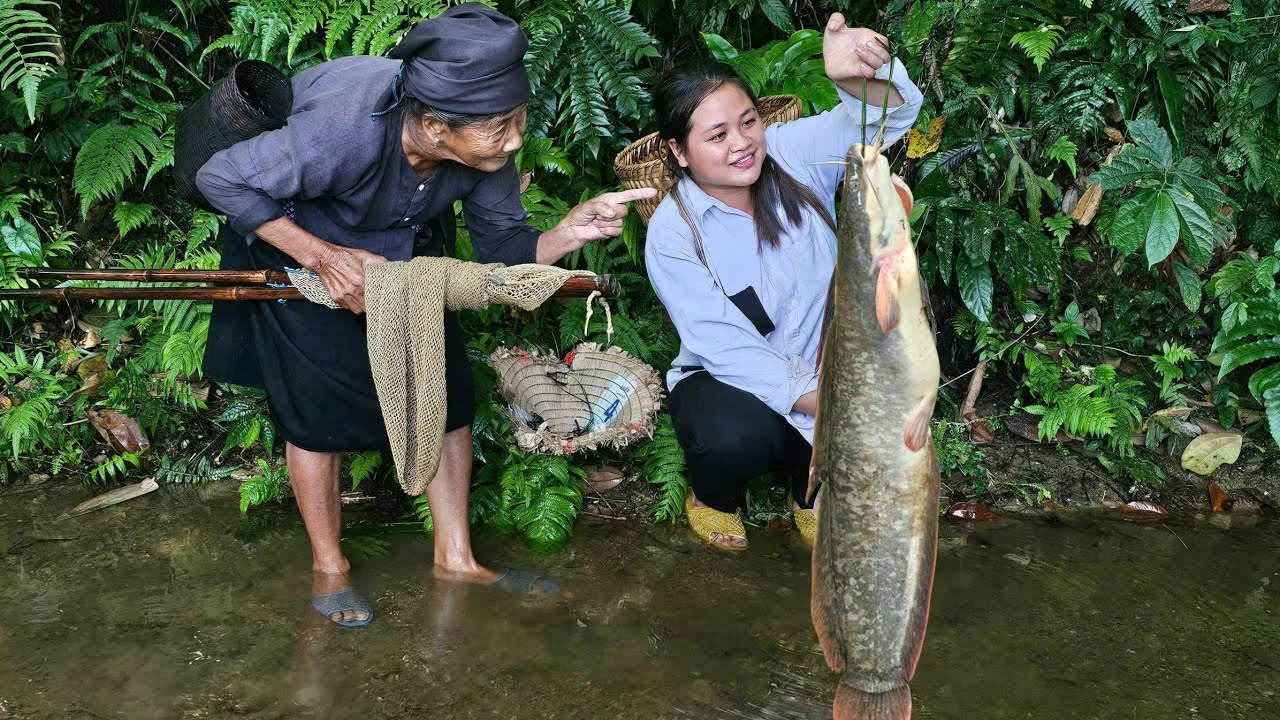 Homeless girl witnesses poor old woman catch a giant catfish for the first time