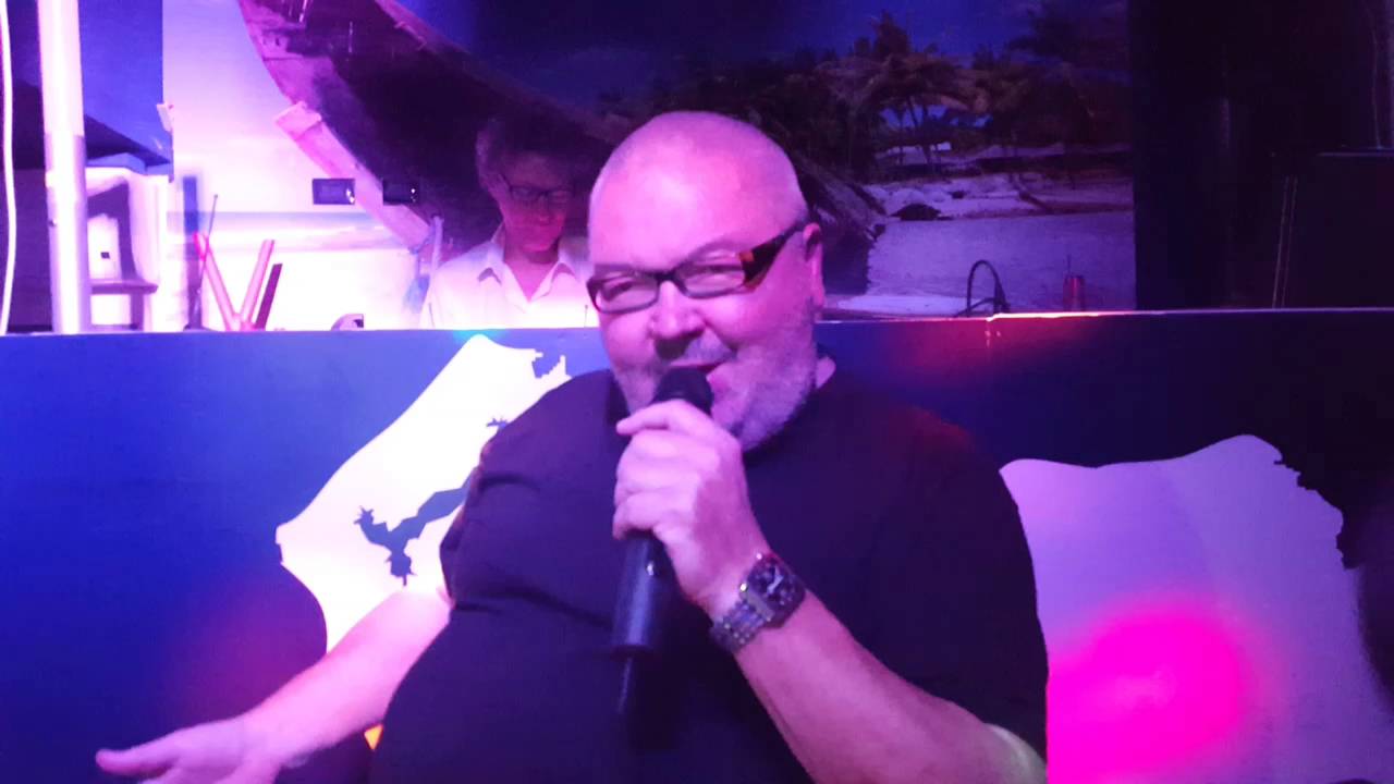Albert One live al Madeira - Sing a Song