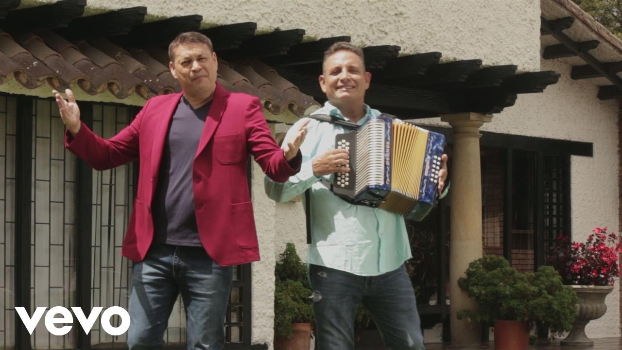 Penchy Castro, Julián Rojas - Un Beso (Video Oficial)