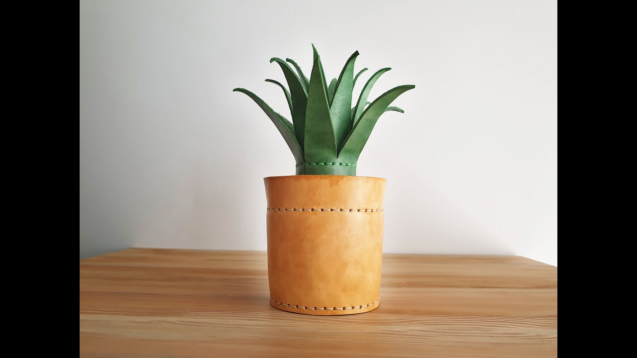 Leather Plant Tutorial By MedievalWinds