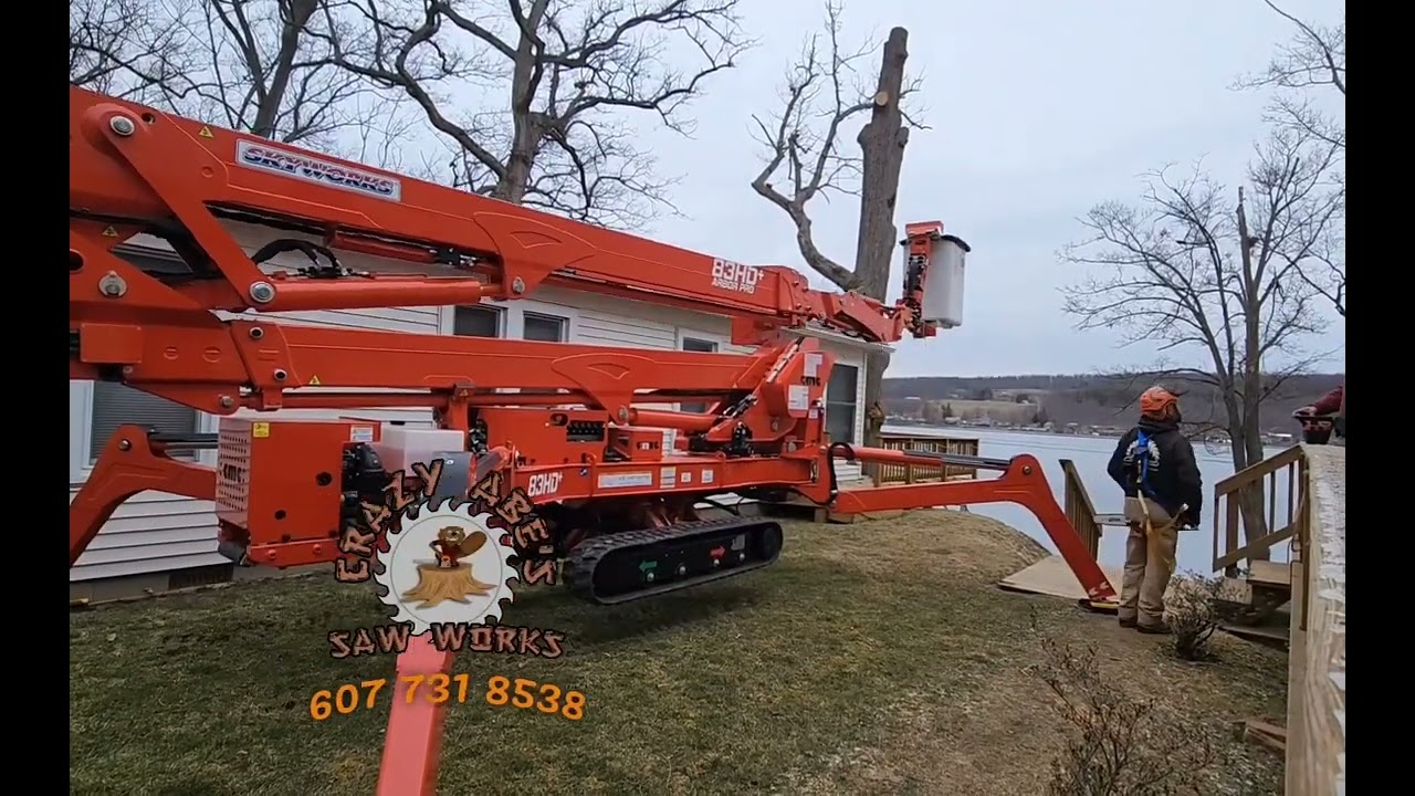 CMC 83 HD+ ARBOR PRO, AT WORK IN THE U.S.