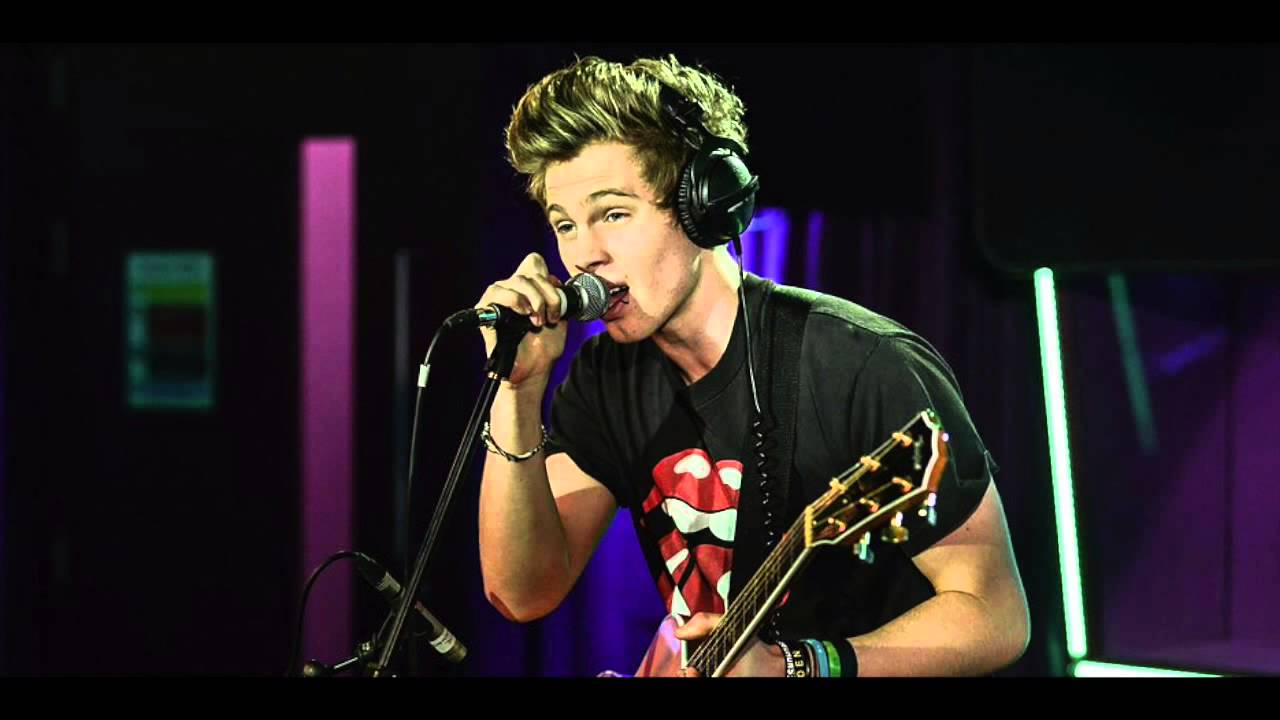 5 Seconds of Summer - BBC Radio 1 Live Lounge 4/9/14 - Part 2 (Performance)