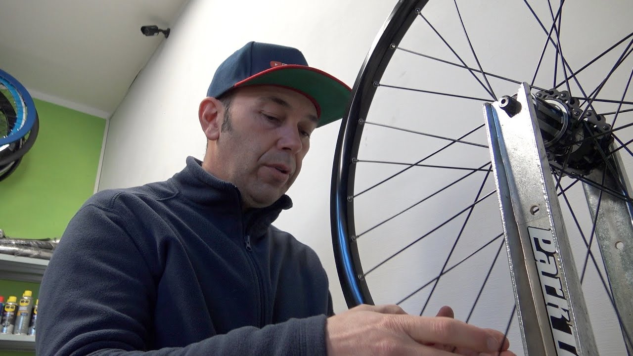 Campanatura ruota e montaggio pacco pignoni bici [ep4]