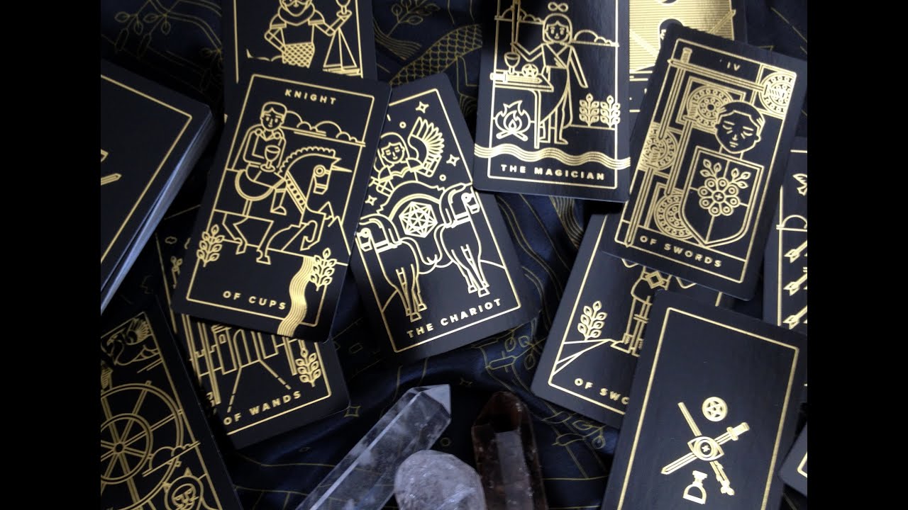 The Golden Thread Tarot Unboxing and First Impressions