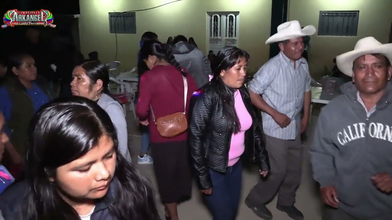 VOL. 3  Colonia Buena Vista baile con mister cosme