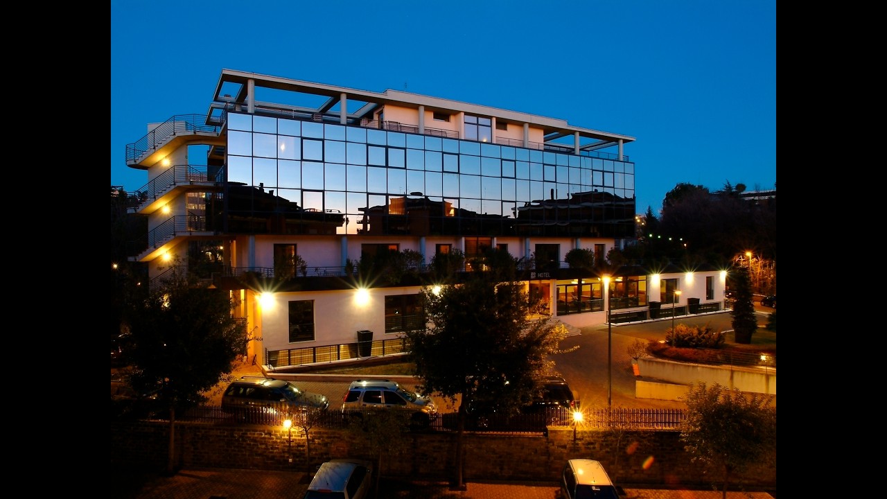 Hotel Zone - Video Hero Breve