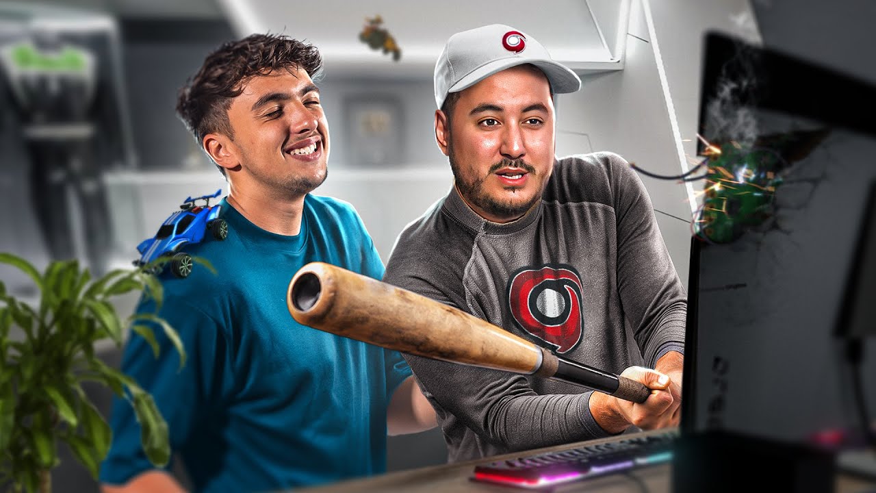 Il casse son bureau à cause de moi ! 😭🤣