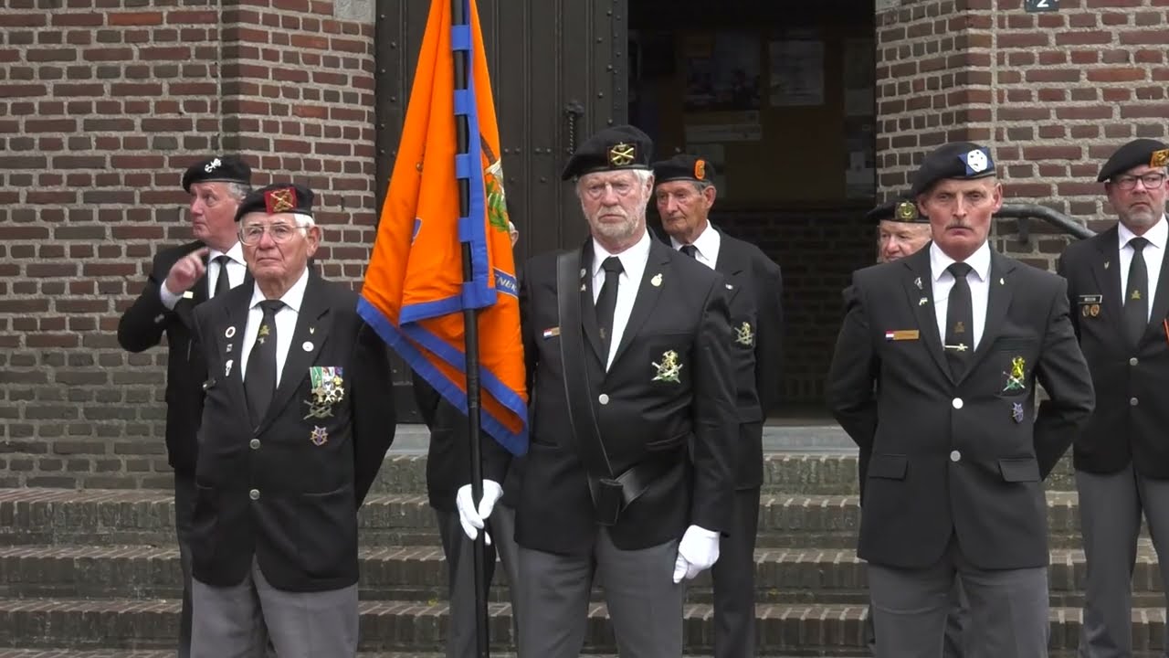 Onthulling oorlogsmonument Leveroy