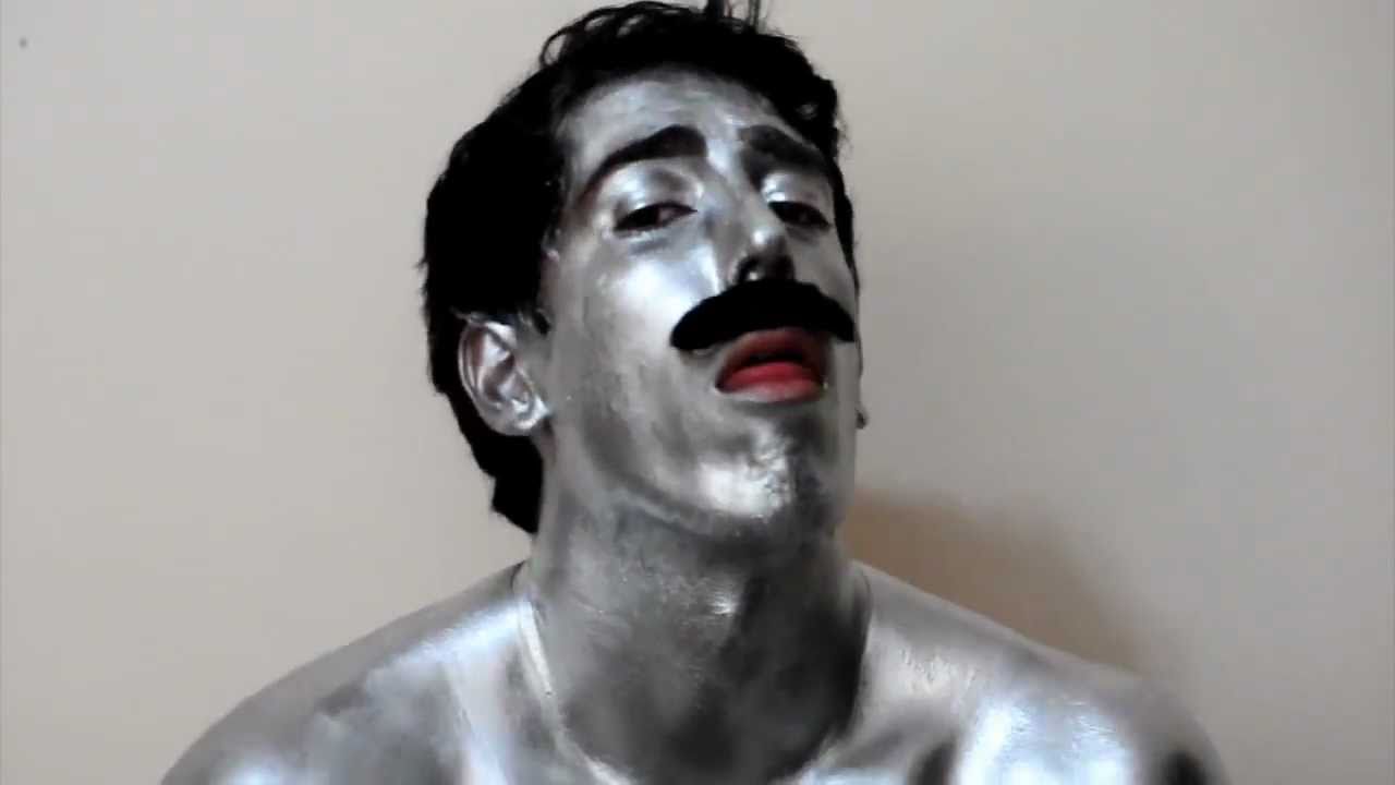 HUMOR: Paulo César Baruk e Rebeca Nemer em Isso é amor por Silvio Santos e Freddy Mercury Prateado