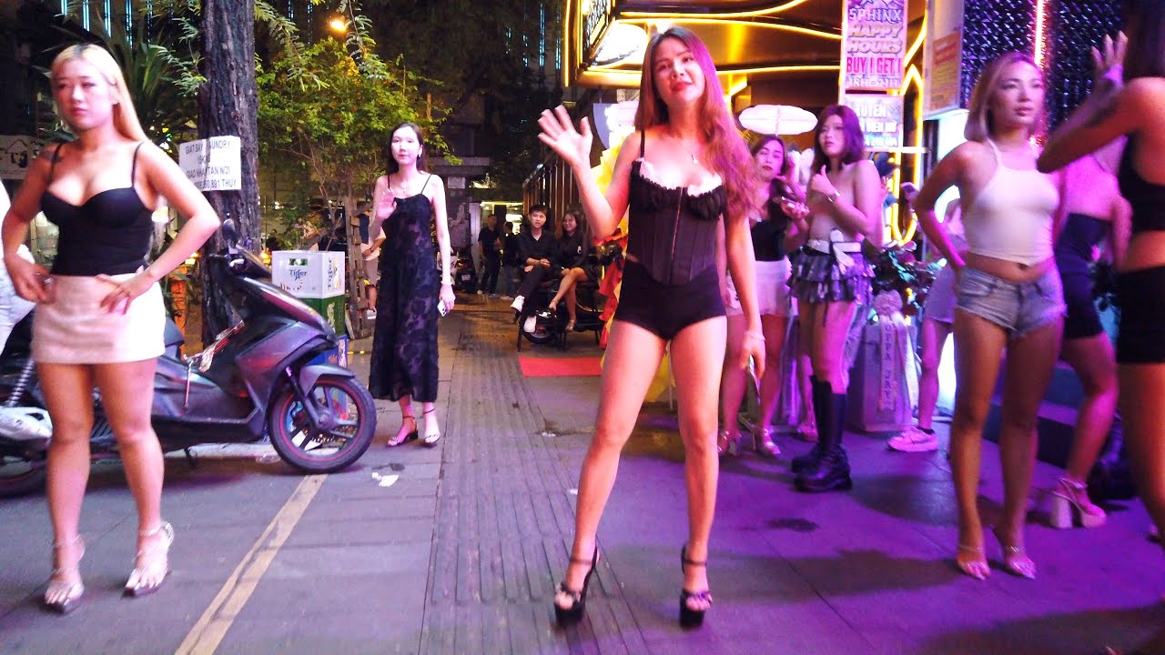How is Vietnam nightlife nowdays? Hochiminh Saigon city night street walk around
