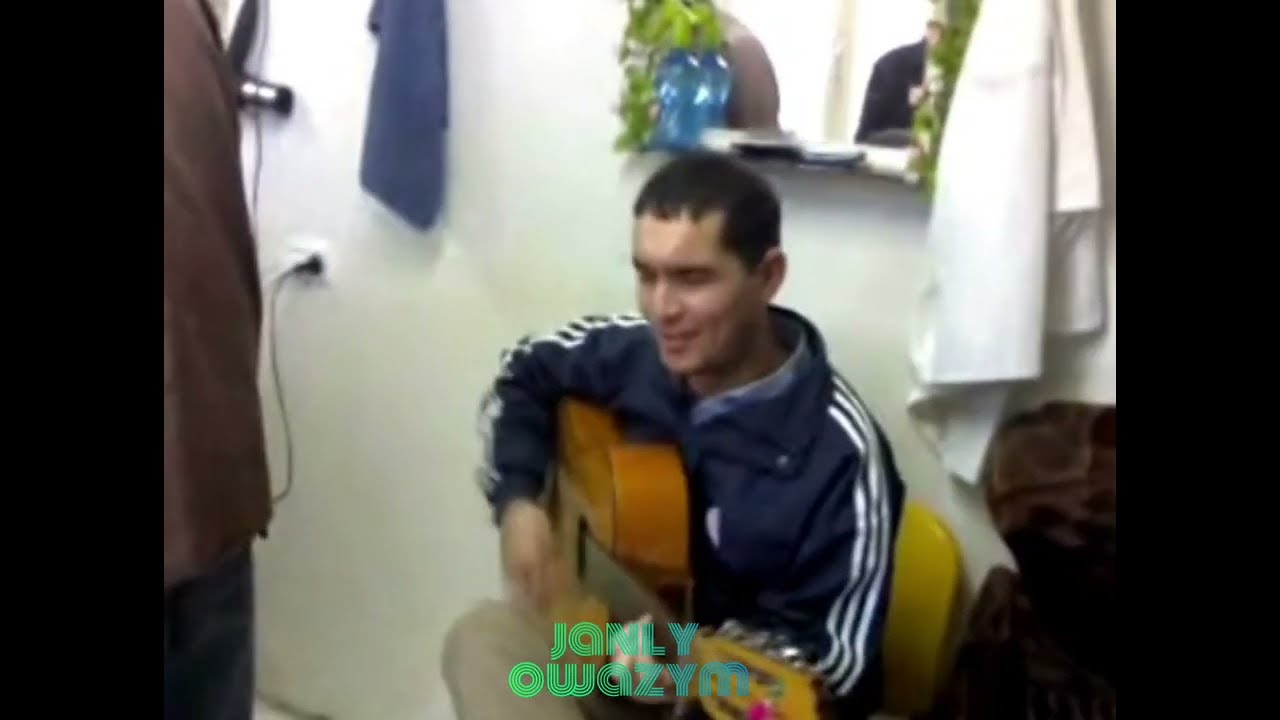 Döweje Gitarist. Seň üçin içjek Altynym